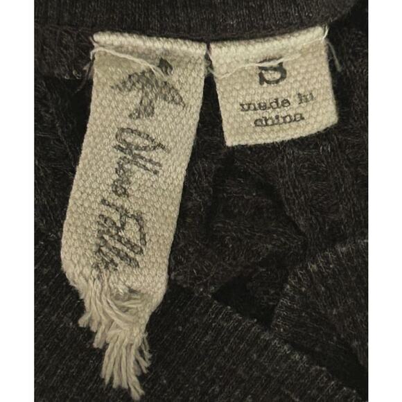 Others Follow Long Sleeve V-Neck Lightweight Gray T-Shirt Women's Small - Picture 5 of 6